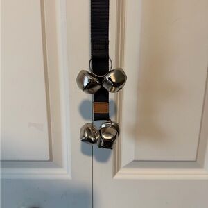 dog training door Bell